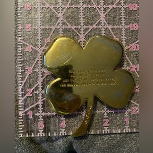 Lucky paper weight brass (B11)